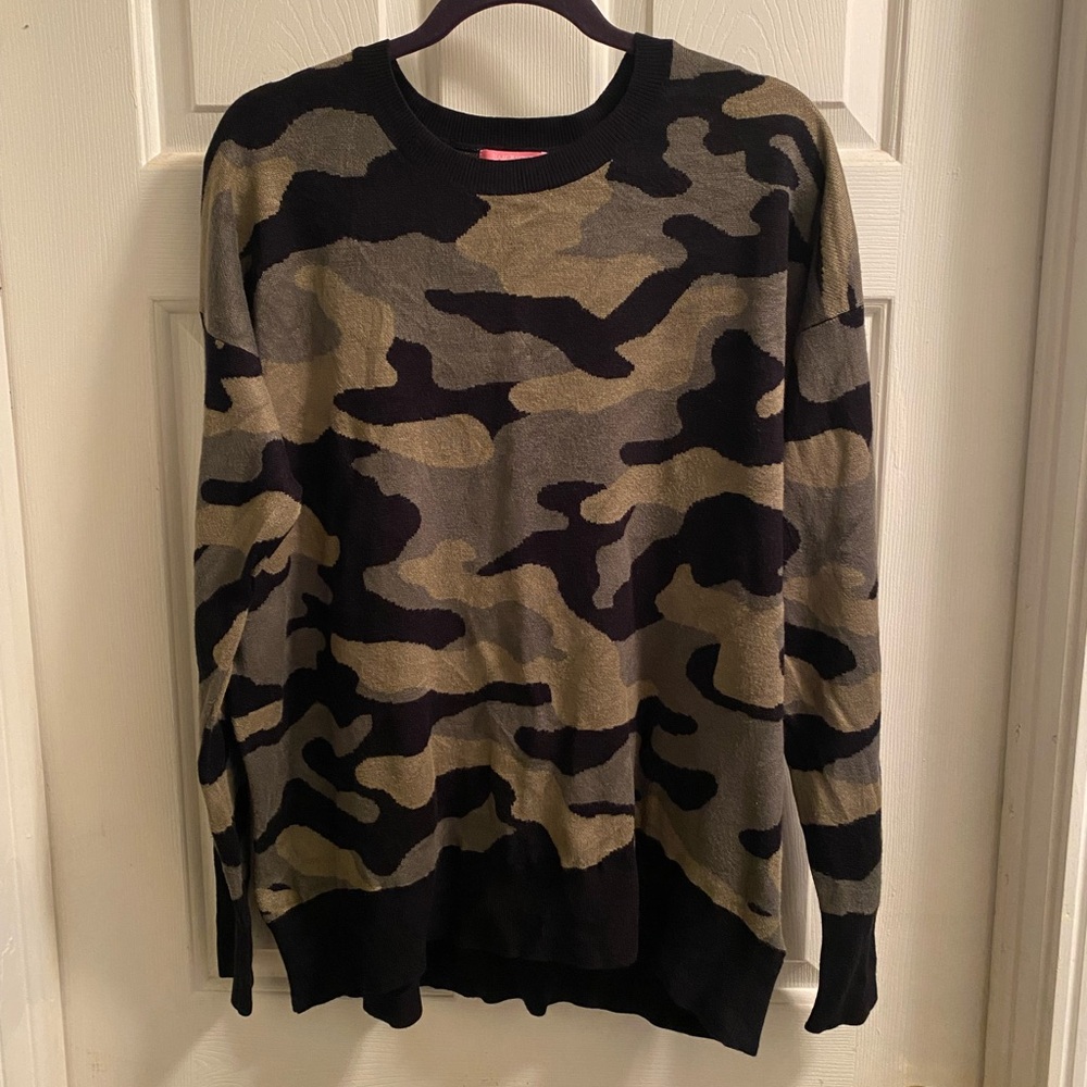 Isaac Mizrahi Men's Black and Tan Camouflage Sweater